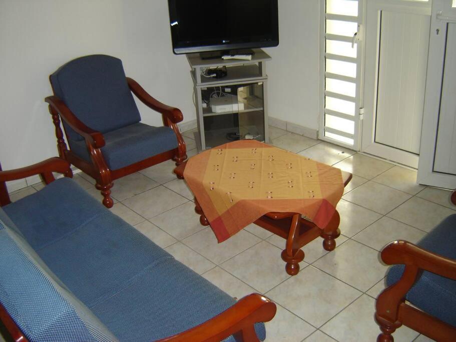 Charmant Appartement Verdoyant Le Morne-Vert Екстериор снимка